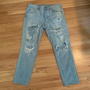 Light wash American Eagle tomgirl